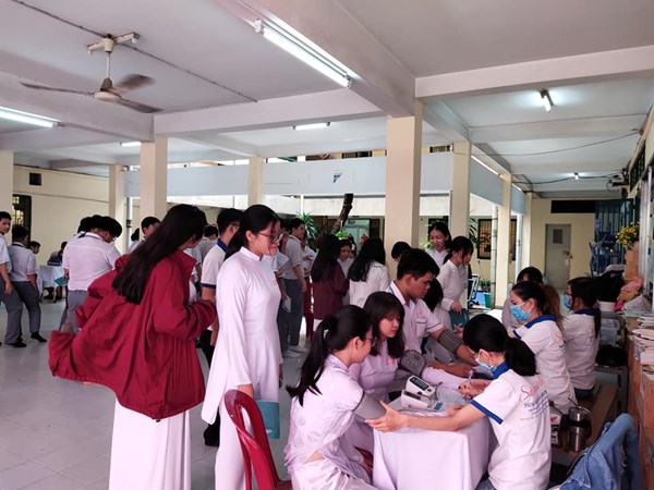 Khám sức khỏe cho học sinh- Năm học 2020-2021_6.jpg